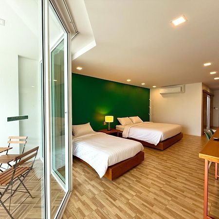 Plernpetch Hotel Surat Thani Bagian luar foto