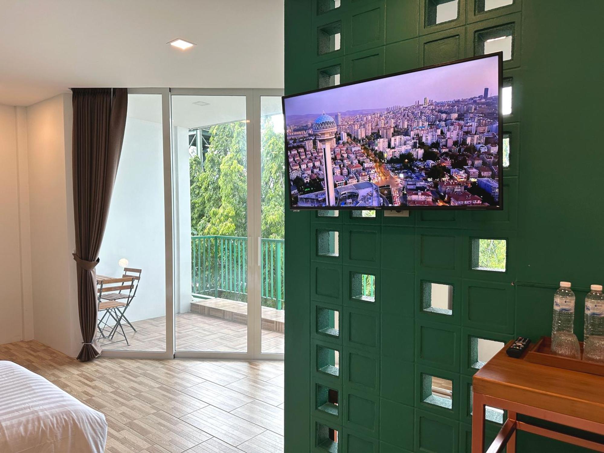 Plernpetch Hotel Surat Thani Bagian luar foto