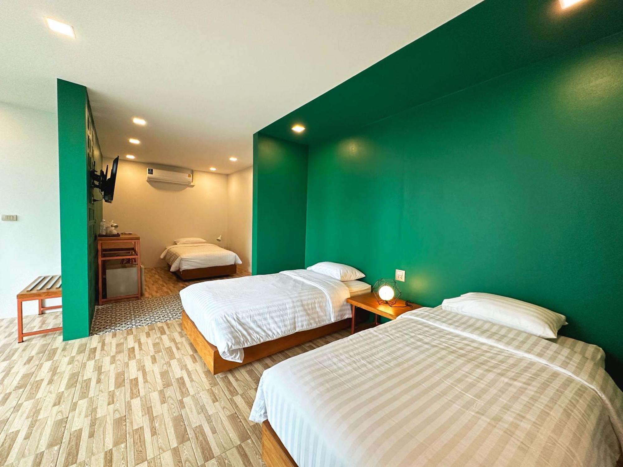 Plernpetch Hotel Surat Thani Bagian luar foto