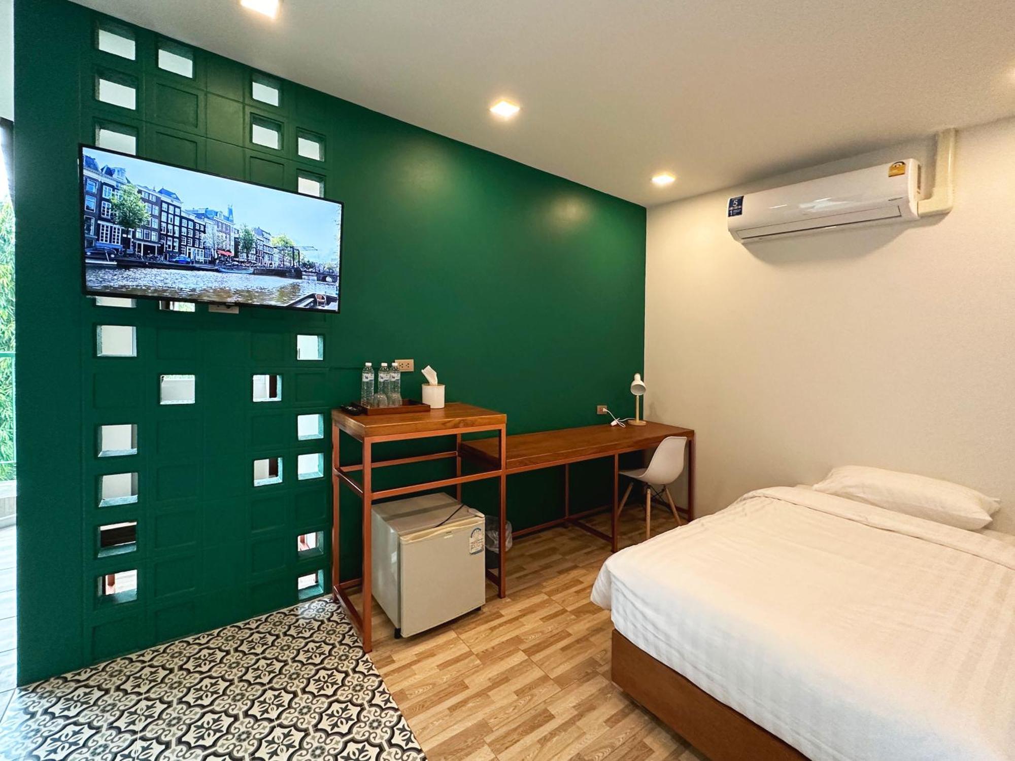 Plernpetch Hotel Surat Thani Bagian luar foto