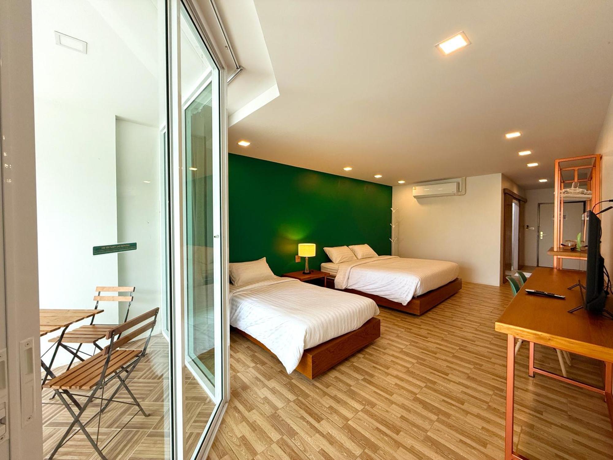 Plernpetch Hotel Surat Thani Bagian luar foto