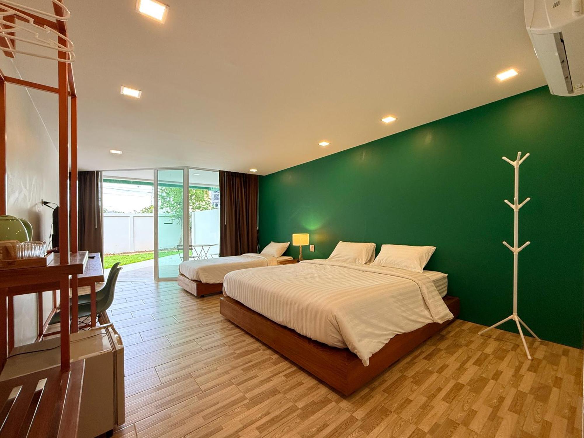 Plernpetch Hotel Surat Thani Bagian luar foto