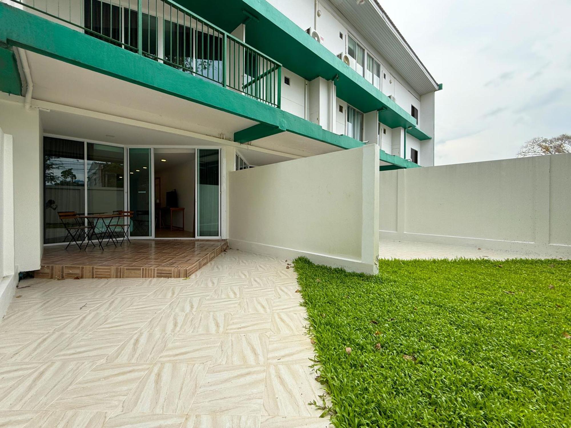 Plernpetch Hotel Surat Thani Bagian luar foto