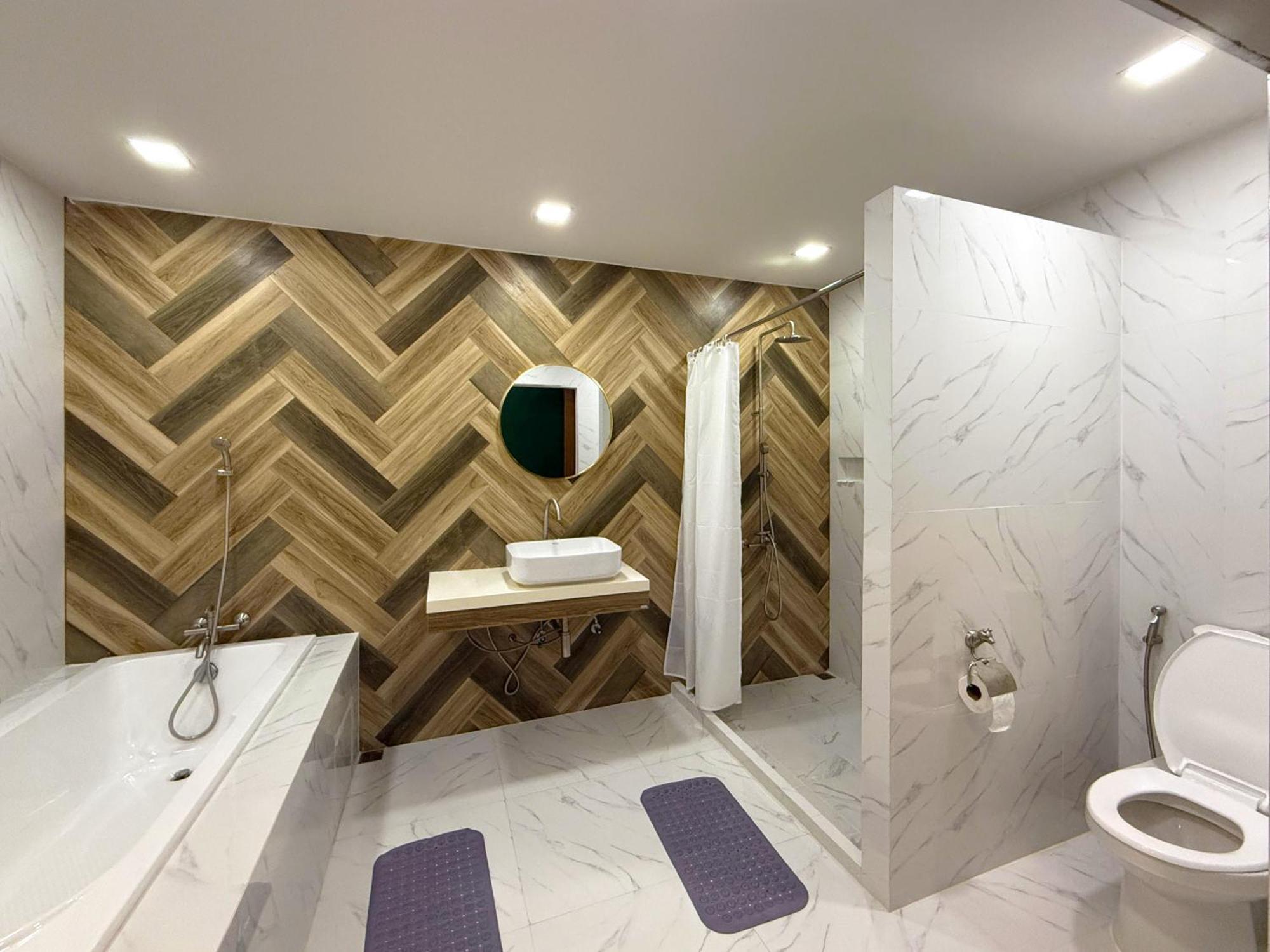 Plernpetch Hotel Surat Thani Bagian luar foto