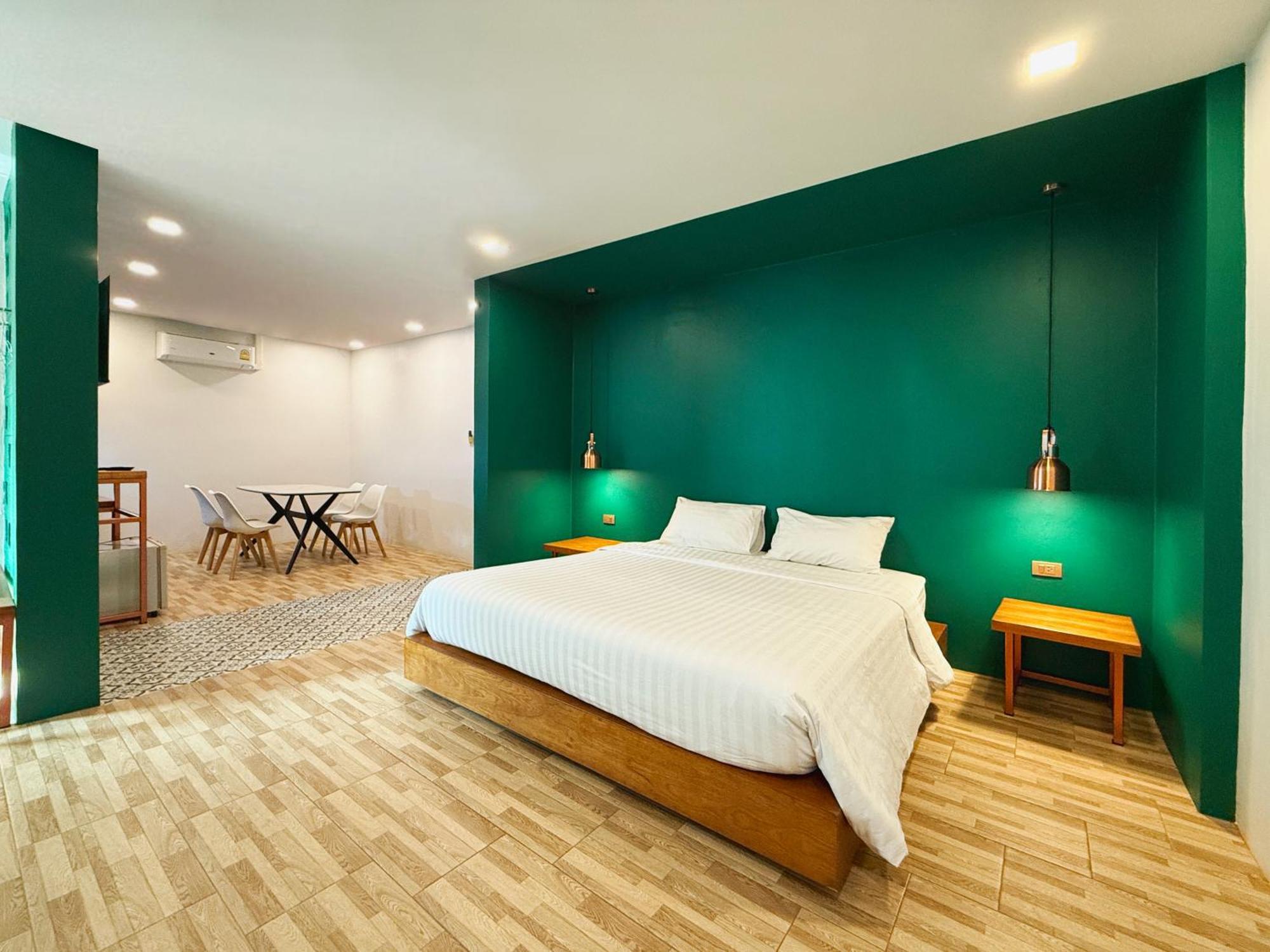 Plernpetch Hotel Surat Thani Bagian luar foto