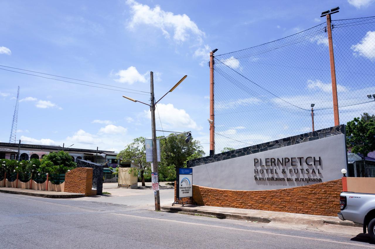Plernpetch Hotel Surat Thani Bagian luar foto